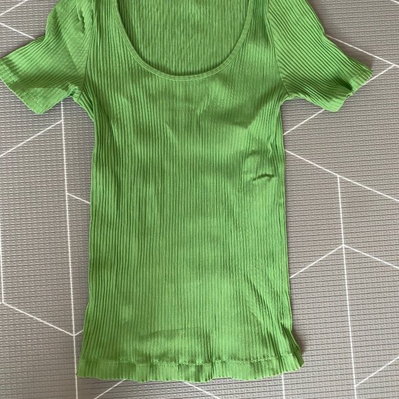 Aritzia Wilfred Ribbed Scoop Neck T-Shirt - Picture 2 of 3